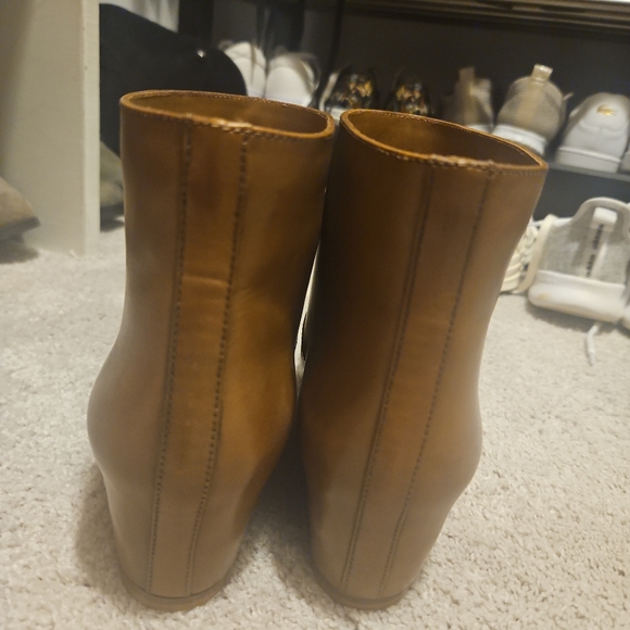 Gabriela Hearst Gorkin leather ankle wedge boots - Picture 2 of 5